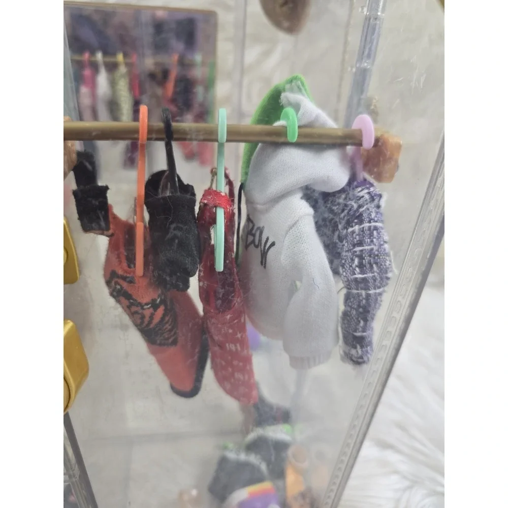 RAINBOW HIGH Doll Deluxe Fashion Closet Wardrobe Acrylic Big Bundle